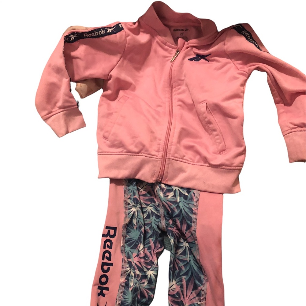 Redbox 2T outfit